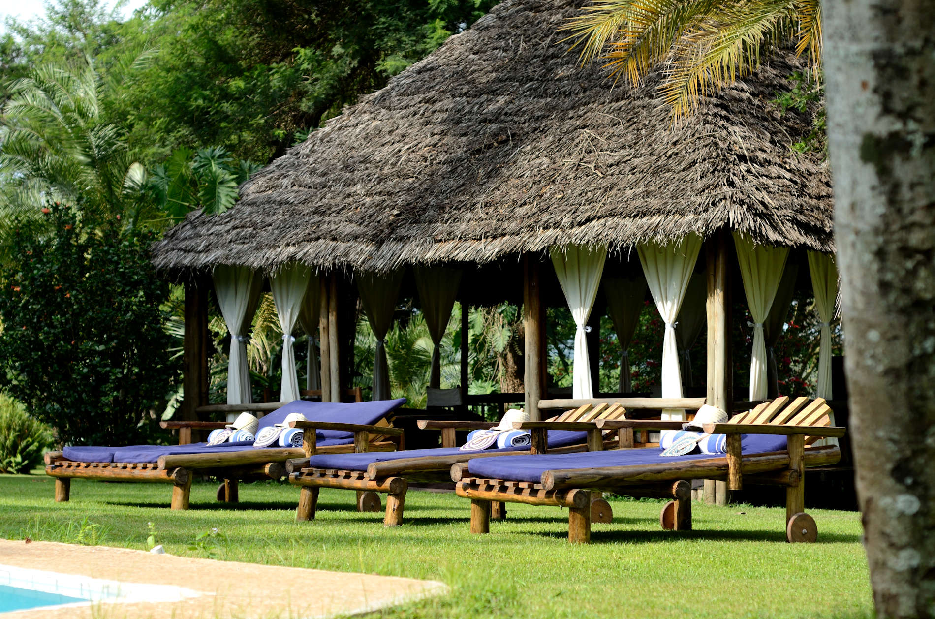 Arusha Safari Lodge (4) Gartenliegen Arusha Safari Lodge