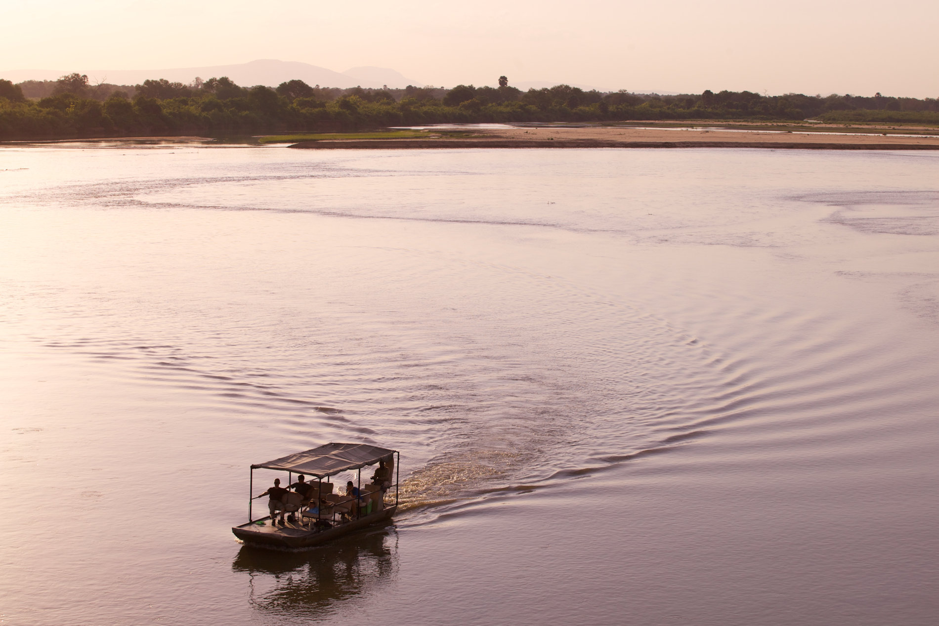 Rufiji River Camp copyright Niels van Gijn