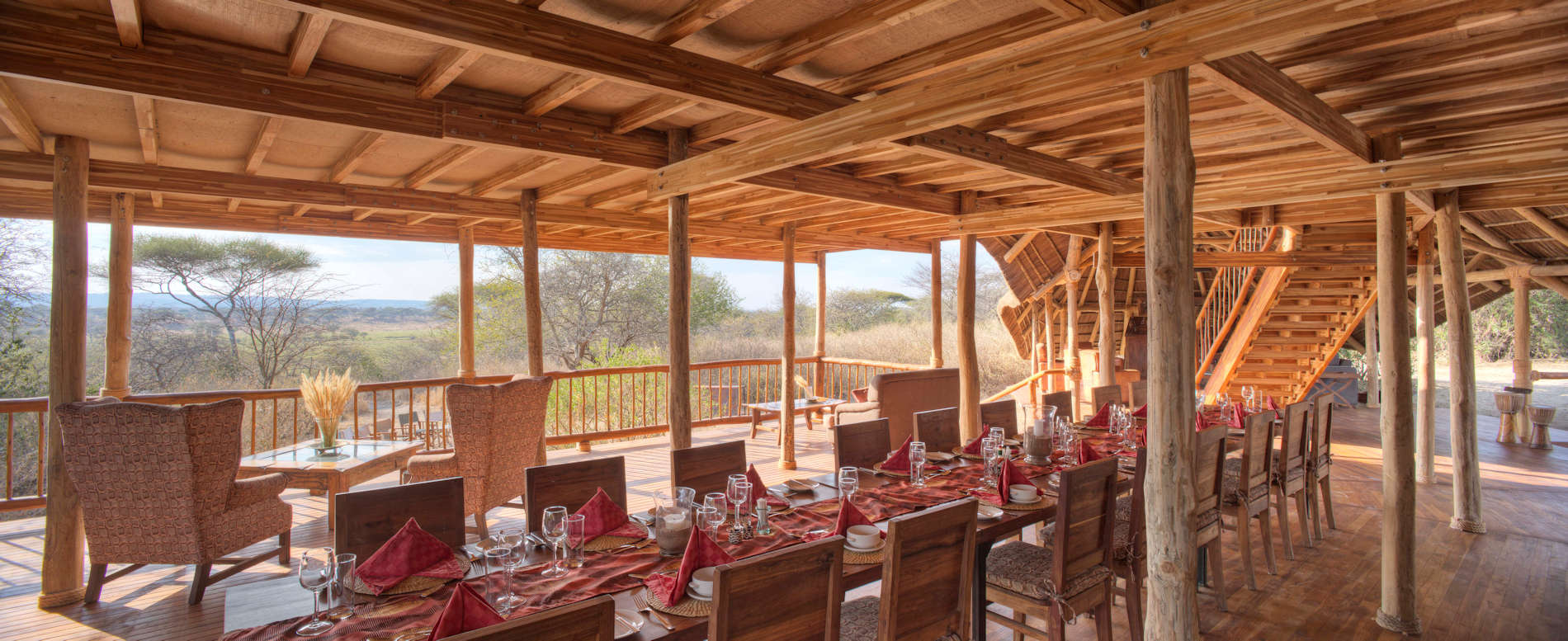 olivers-camp-dining-table